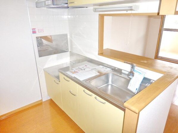 パインヒルズ参番館の物件内観写真